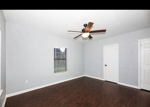 2719 Virginia St in Baytown, TX - Building Photo - Building Photo