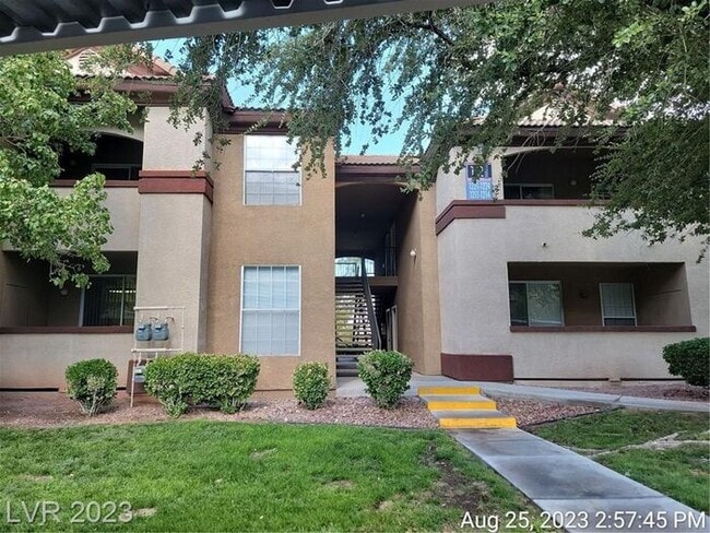 property at 231 W Horizon Ridge Pkwy