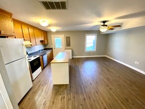 6437 Village Woods Ct in Gloucester, VA - Building Photo - Building Photo
