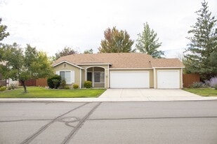 7591 Avila Dr in Sparks, NV - Building Photo