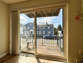 37 South St in Medford, MA - Foto de edificio - Building Photo