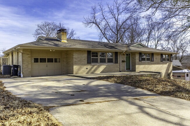 340 Crown Point in Columbia, MO - Building Photo - Building Photo