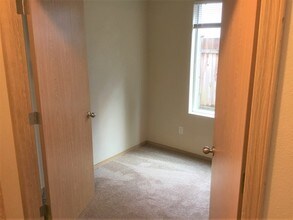 37828 Hamilton Ridge Dr in Sandy, OR - Building Photo - Building Photo