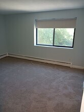 27 North St, Unit 3B in Stoneham, MA - Foto de edificio - Building Photo