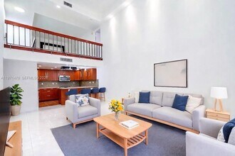 20347 W Country Club Dr in Aventura, FL - Foto de edificio - Building Photo