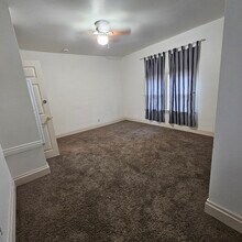 320 E Indiana Ave, Unit B in Spokane, WA - Building Photo - Building Photo