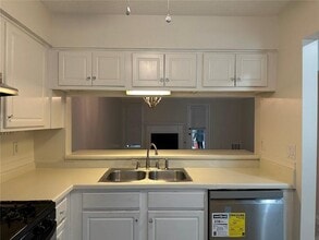 6650 Wellington Square in Norcross, GA - Building Photo - Building Photo