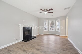 551 Oak Vista Ct in Lawrenceville, GA - Building Photo - Building Photo