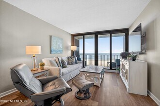 601 1st St S in Jacksonville Beach, FL - Foto de edificio - Building Photo
