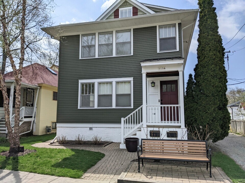1116 Ashland Ave in Evanston, IL - Building Photo