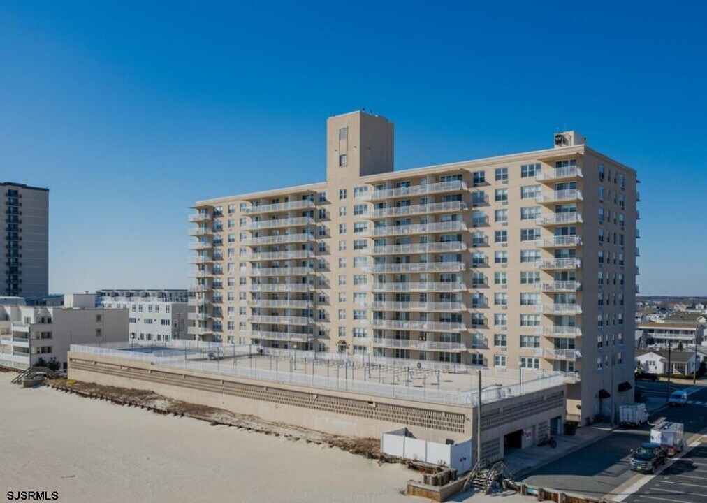 9400 Atlantic Ave in Margate City, NJ - Building Photo