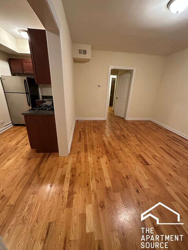 349 Park Ave, Unit Apt. 07 in Glencoe, IL - Building Photo - Building Photo