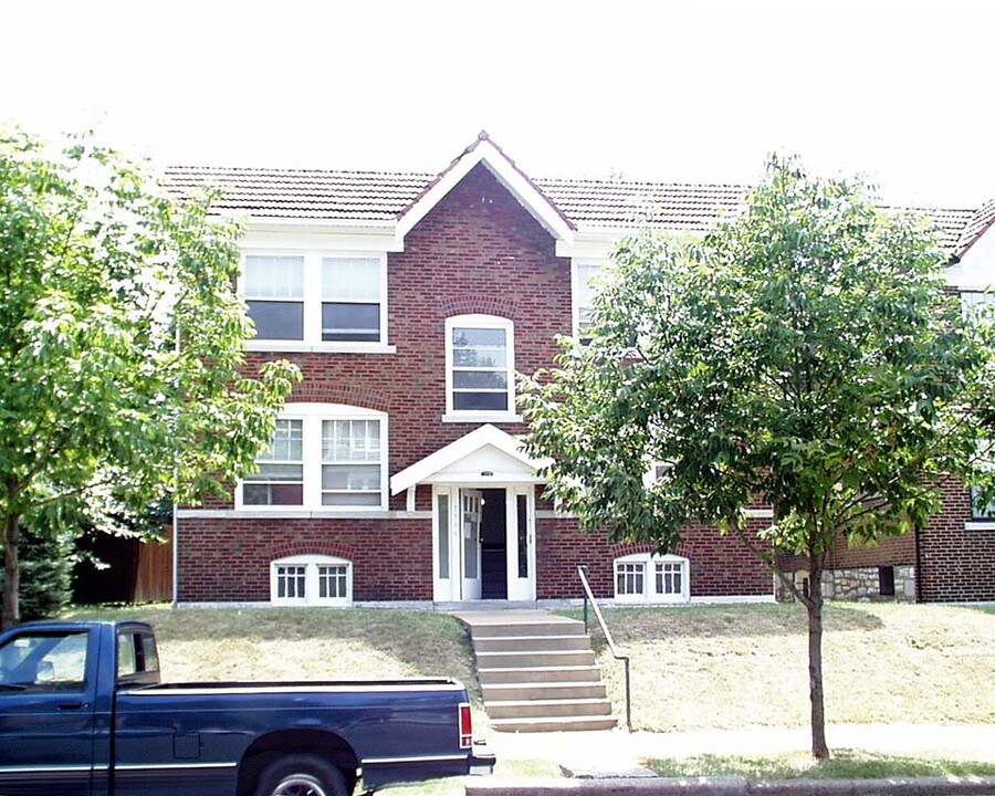 3966 Shenandoah Ave in St. Louis, MO - Building Photo