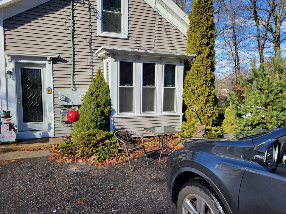 88 Wilkinson St, Unit 88 in Putnam, CT - Building Photo