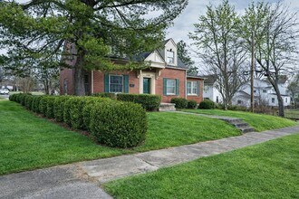 109 W Poplar St in Elizabethtown, KY - Building Photo - Building Photo