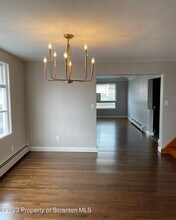 305 E Drinker St in Dunmore, PA - Building Photo - Building Photo