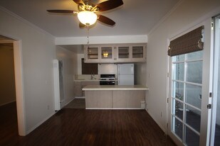 206 41st St, Unit 206 in Manhattan Beach, CA - Building Photo