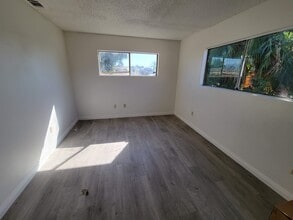 2385 Chanslor St, Unit Unit #4 in Pomona, CA - Building Photo - Building Photo