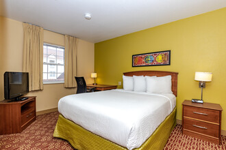 Extended Stay America Suites Chicago - Elgin in West Dundee, IL - Building Photo - Interior Photo