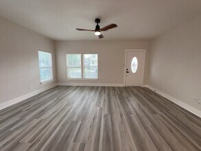 224 Everton St in Houston, TX - Foto de edificio - Building Photo