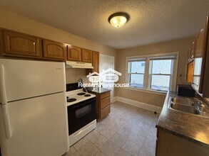 991 Smith Ave S in West St. Paul, MN - Building Photo - Building Photo