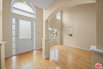 248 S Swall Dr in Beverly Hills, CA - Building Photo - Building Photo