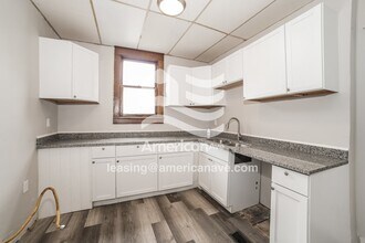 707 E Republic St in Peoria, IL - Building Photo - Building Photo