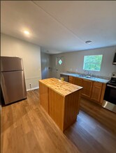 201 Campbell Lake Rd in Greer, SC - Building Photo - Building Photo