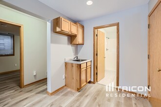 14115 46th Pl N in Minneapolis, MN - Building Photo - Building Photo