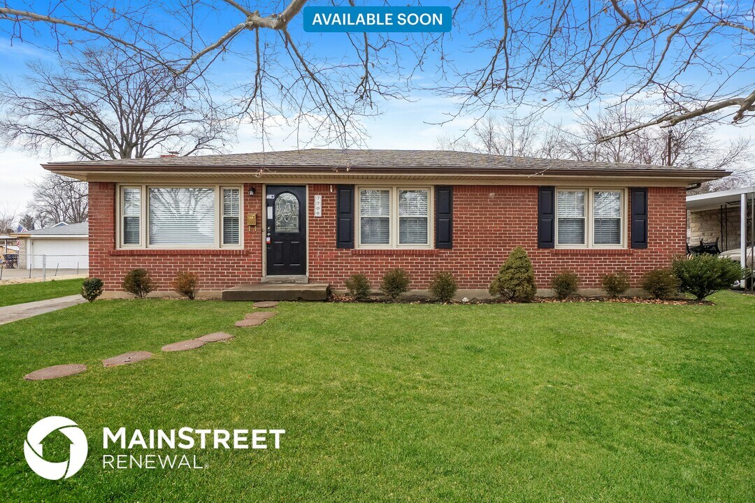 7706 Poinsettia Dr in Louisville, KY - Building Photo