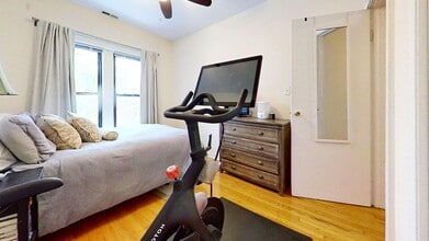 1902 W Berteau Ave in Chicago, IL - Building Photo - Building Photo