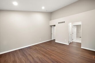 28849 Hearthstone Dr in Novi, MI - Building Photo - Building Photo