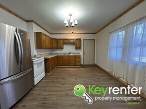 687 WA-7 in Morton, WA - Building Photo - Building Photo