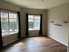 4200 E Commerce Way in Sacramento, CA - Building Photo - Building Photo