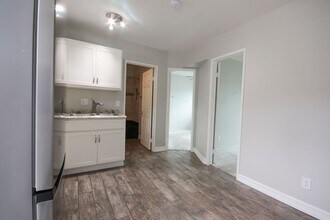 11045 Slater Ave in Fountain Valley, CA - Building Photo - Building Photo