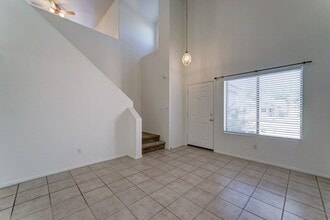 2147 E Robin Ln in Phoenix, AZ - Building Photo - Building Photo