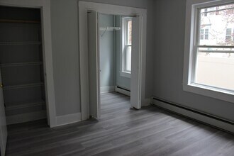 74 Crescent St in Franklin, MA - Building Photo - Building Photo