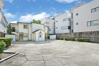 1603 Welch St in Houston, TX - Building Photo - Building Photo
