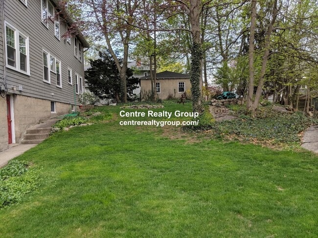 12 Westbourne Rd, Unit 1 in Newton, MA - Building Photo - Building Photo