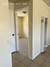 38557 10th St E in Palmdale, CA - Foto de edificio - Building Photo