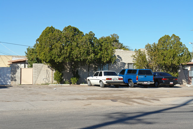 Rosemont 4Plex in Tucson, AZ - Building Photo - Building Photo