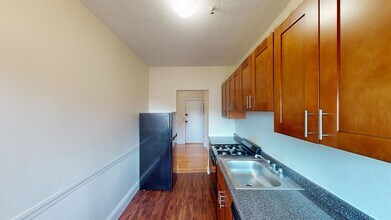111 Washington St, Unit #7 in Newton, MA - Building Photo - Building Photo