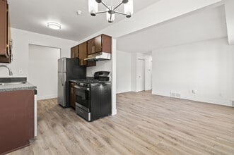 The Cove At Westland - Westland, MI in Westland, MI - Foto de edificio - Building Photo