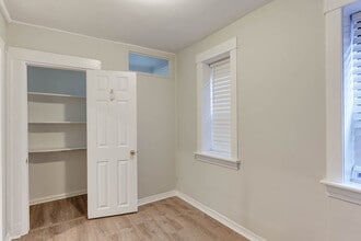 2042 W Armitage Ave, Unit G in Chicago, IL - Foto de edificio - Building Photo