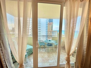 3180 S Ocean Dr in Hallandale Beach, FL - Building Photo - Building Photo