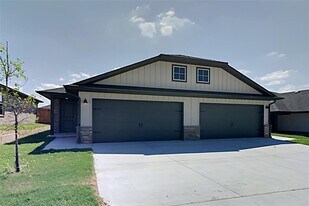 11201 Northstar Ln in Oklahoma City, OK - Building Photo