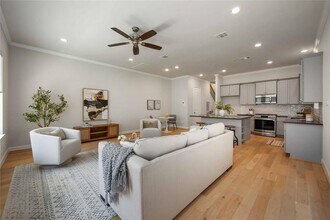 2007 Branard St in Houston, TX - Building Photo - Building Photo