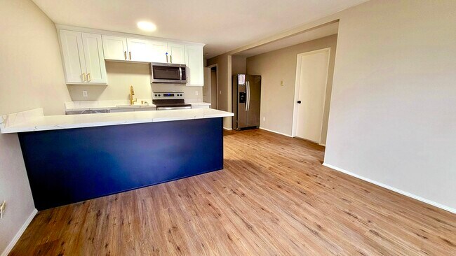 1306 N 100th St in Seattle, WA - Foto de edificio - Building Photo