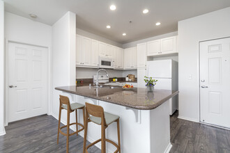 Glendora Park Place Apartments in Glendora, CA - Building Photo - Building Photo