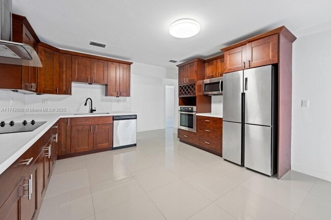 2810 NE 60th St in Fort Lauderdale, FL - Foto de edificio - Building Photo